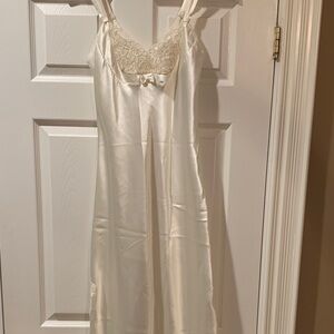Jones New York Ivory Satin Nightgown